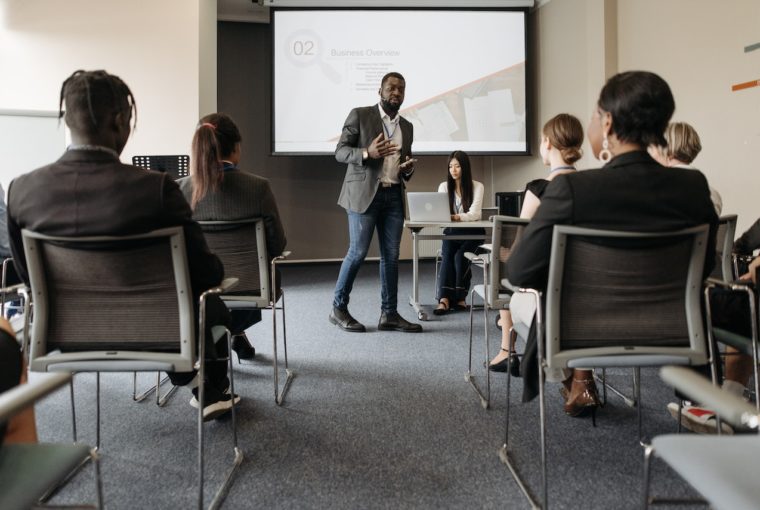 Événement d’entreprise : l’importance d’engager un agent de sécurité