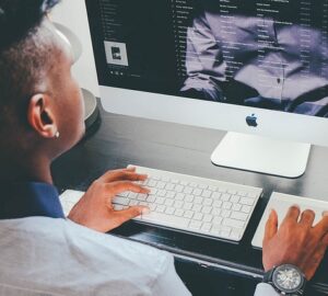 Comprendre les enjeux et solutions face aux cyberattaques modernes