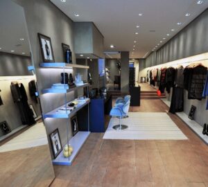 Entreprise de vêtement créer une identité forte pour les combinaisons de plage